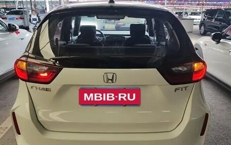 Honda Fit, 2022 год, 1 200 000 рублей, 5 фотография