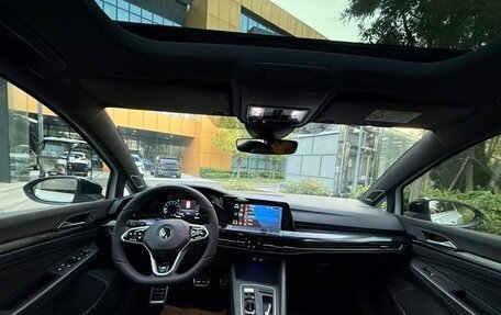Volkswagen Golf VIII, 2022 год, 1 360 000 рублей, 8 фотография