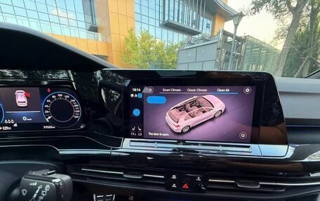 Volkswagen Golf VIII, 2022 год, 1 360 000 рублей, 9 фотография