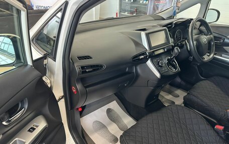 Toyota Wish II, 2012 год, 1 429 000 рублей, 12 фотография
