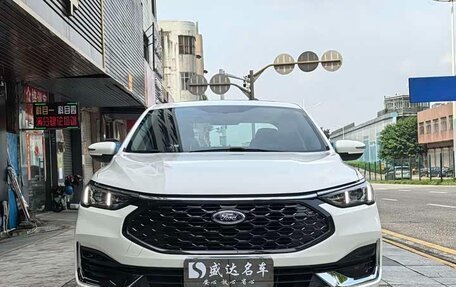 Ford Escort, 2022 год, 1 175 000 рублей, 2 фотография