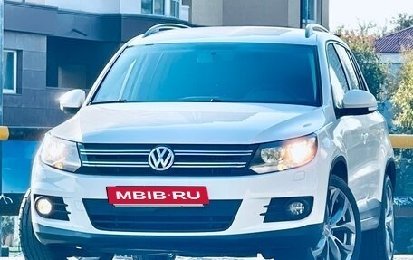 Volkswagen Tiguan I, 2012 год, 949 000 рублей, 3 фотография