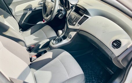 Chevrolet Cruze II, 2011 год, 569 000 рублей, 2 фотография