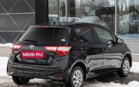 Toyota Vitz, 2019 год, 1 120 000 рублей, 5 фотография