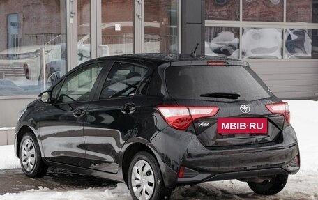 Toyota Vitz, 2019 год, 1 120 000 рублей, 7 фотография