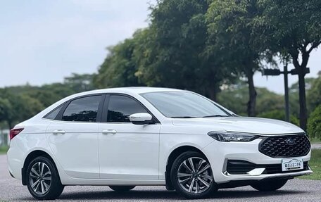 Ford Escort, 2022 год, 1 167 000 рублей, 2 фотография