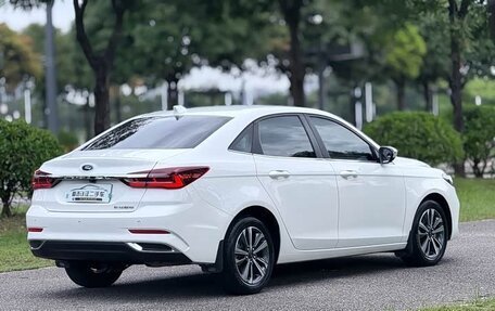 Ford Escort, 2022 год, 1 167 000 рублей, 4 фотография