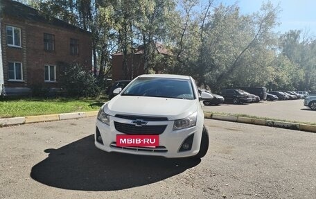 Chevrolet Cruze II, 2013 год, 700 000 рублей, 3 фотография