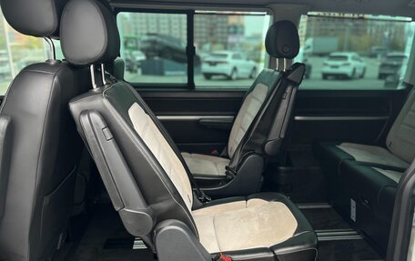 Volkswagen Multivan T6 рестайлинг, 2019 год, 4 170 000 рублей, 17 фотография