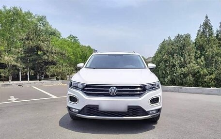 Volkswagen T-Roc I, 2022 год, 1 570 000 рублей, 2 фотография