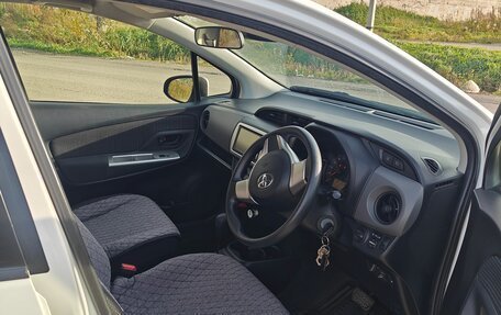 Toyota Vitz, 2016 год, 780 000 рублей, 3 фотография