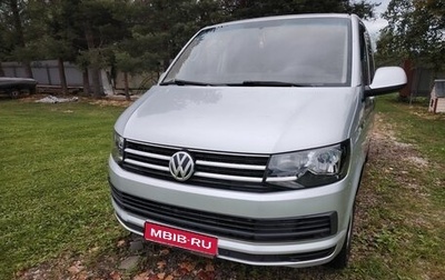 Volkswagen Caravelle T6 рестайлинг, 2016 год, 2 050 000 рублей, 1 фотография