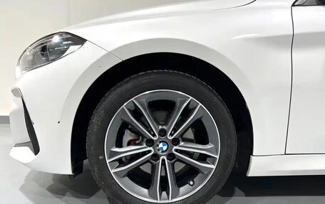 BMW 1 серия, 2021 год, 1 800 000 рублей, 3 фотография