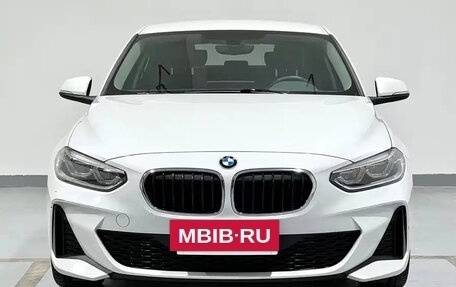 BMW 1 серия, 2021 год, 1 800 000 рублей, 2 фотография