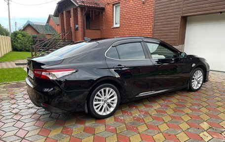 Toyota Camry, 2018 год, 2 300 000 рублей, 2 фотография