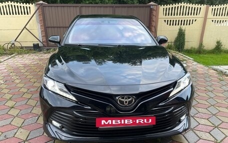 Toyota Camry, 2018 год, 2 300 000 рублей, 6 фотография