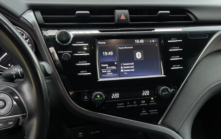 Toyota Camry, 2018 год, 2 300 000 рублей, 10 фотография