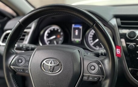 Toyota Camry, 2018 год, 2 300 000 рублей, 9 фотография