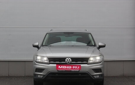 Volkswagen Tiguan II, 2018 год, 2 475 000 рублей, 3 фотография