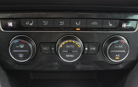Volkswagen Tiguan II, 2018 год, 2 475 000 рублей, 24 фотография