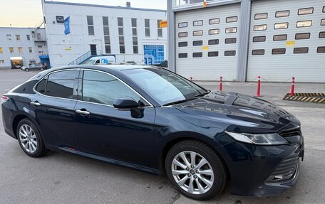 Toyota Camry, 2018 год, 2 400 000 рублей, 4 фотография