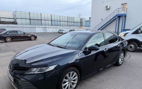 Toyota Camry, 2018 год, 2 400 000 рублей, 3 фотография
