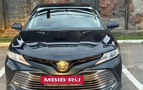 Toyota Camry, 2018 год, 2 400 000 рублей, 17 фотография