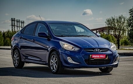 Hyundai Solaris II рестайлинг, 2012 год, 810 000 рублей, 1 фотография