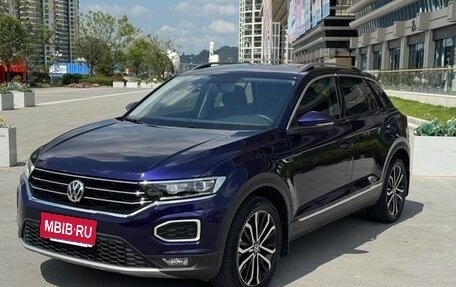 Volkswagen T-Roc I, 2022 год, 2 100 000 рублей, 1 фотография