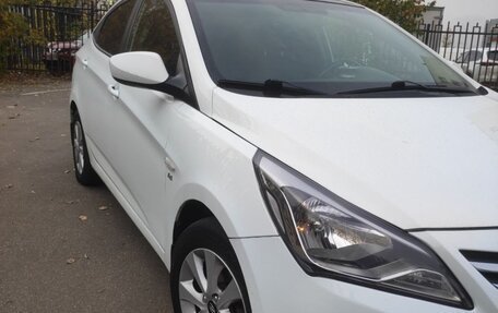 Hyundai Solaris II рестайлинг, 2016 год, 865 000 рублей, 3 фотография
