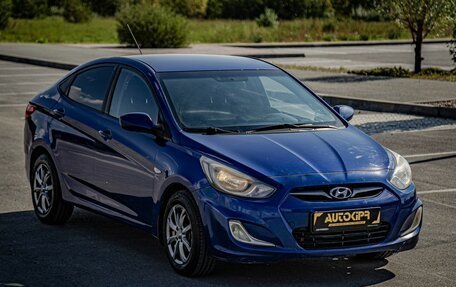 Hyundai Solaris II рестайлинг, 2012 год, 810 000 рублей, 2 фотография