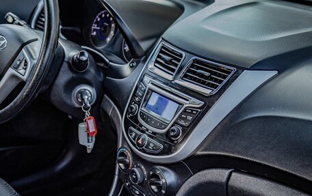 Hyundai Solaris II рестайлинг, 2012 год, 810 000 рублей, 19 фотография