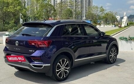 Volkswagen T-Roc I, 2022 год, 2 100 000 рублей, 4 фотография