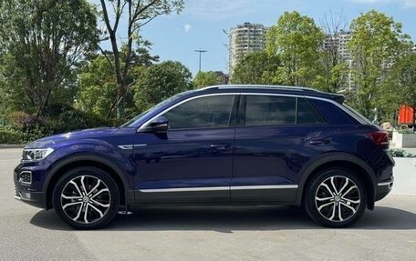 Volkswagen T-Roc I, 2022 год, 2 100 000 рублей, 7 фотография