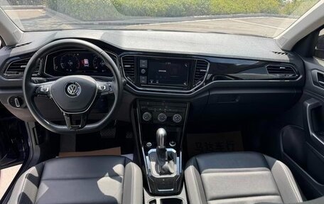 Volkswagen T-Roc I, 2022 год, 2 100 000 рублей, 9 фотография