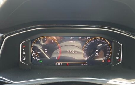 Volkswagen T-Roc I, 2022 год, 2 100 000 рублей, 10 фотография