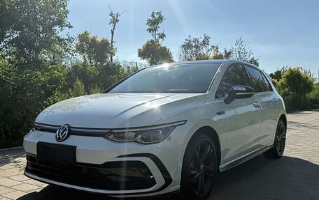Volkswagen Golf VIII, 2022 год, 1 950 000 рублей, 2 фотография