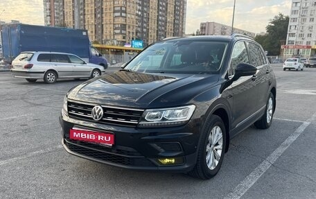 Volkswagen Tiguan II, 2018 год, 2 000 000 рублей, 1 фотография