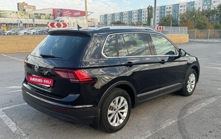 Volkswagen Tiguan II, 2018 год, 2 000 000 рублей, 6 фотография