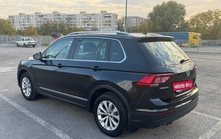 Volkswagen Tiguan II, 2018 год, 2 000 000 рублей, 3 фотография