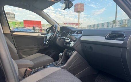 Volkswagen Tiguan II, 2018 год, 2 000 000 рублей, 9 фотография