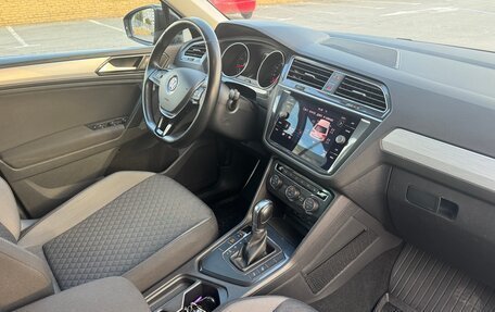 Volkswagen Tiguan II, 2018 год, 2 000 000 рублей, 10 фотография