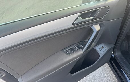 Volkswagen Tiguan II, 2018 год, 2 000 000 рублей, 18 фотография