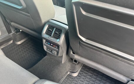 Volkswagen Tiguan II, 2018 год, 2 000 000 рублей, 20 фотография