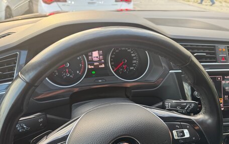 Volkswagen Tiguan II, 2018 год, 2 000 000 рублей, 32 фотография