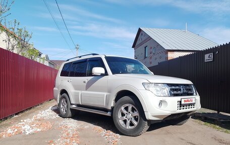 Mitsubishi Pajero IV, 2014 год, 2 650 000 рублей, 3 фотография