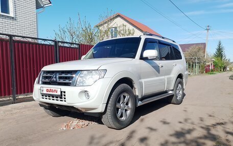 Mitsubishi Pajero IV, 2014 год, 2 650 000 рублей, 2 фотография