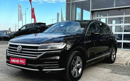 Volkswagen Touareg III, 2019 год, 4 500 000 рублей, 1 фотография