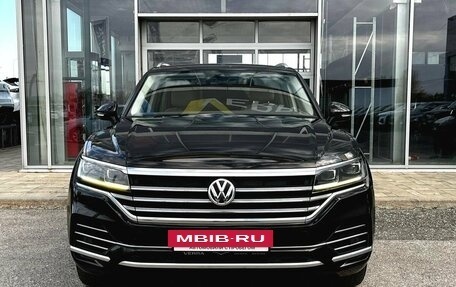 Volkswagen Touareg III, 2019 год, 4 500 000 рублей, 2 фотография