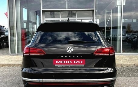 Volkswagen Touareg III, 2019 год, 4 500 000 рублей, 5 фотография